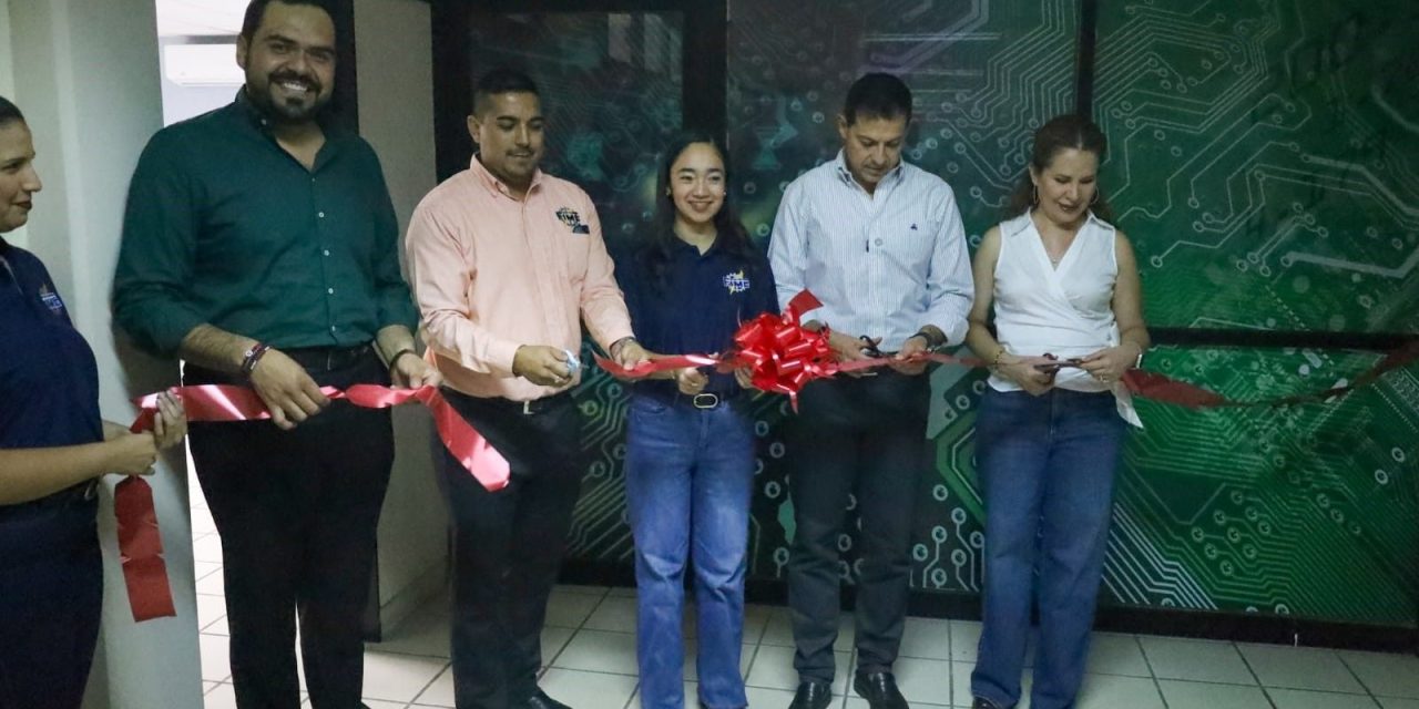 Entrega rector de la UAdeC mobiliario y laboratorios en la Unidad Laguna