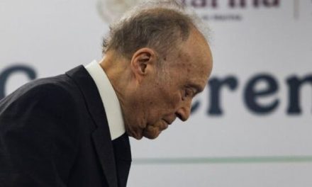 Gertz Manero renuncia a la FGR