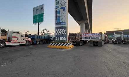 Paro de transportistas afecta a Coahuila