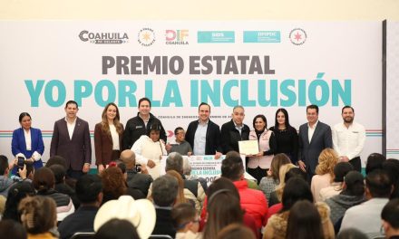 Manolo Jiménez entrega el premio estatal ‘Yo por la Inclusión’