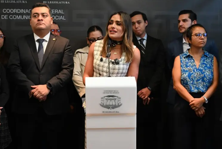 Sesión se sale de control por guerra de carteles entre Morena y la oposición