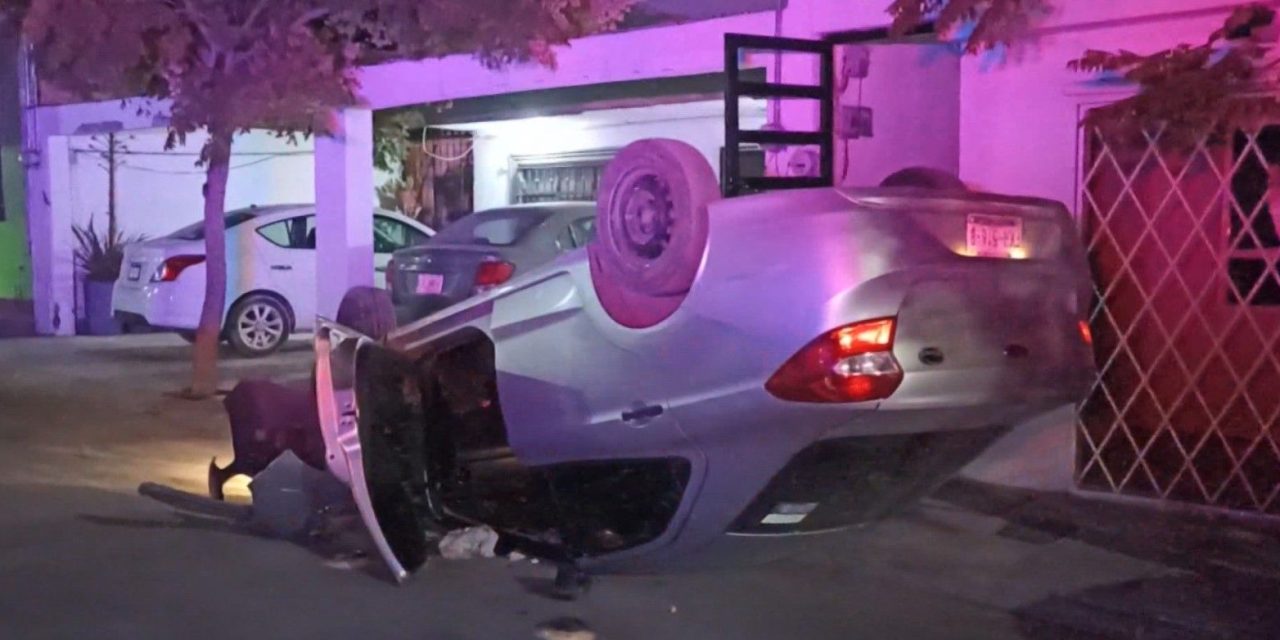 Camioneta le sirvió de rampa y trabajador ebrio sufrió volcadura en Saltillo