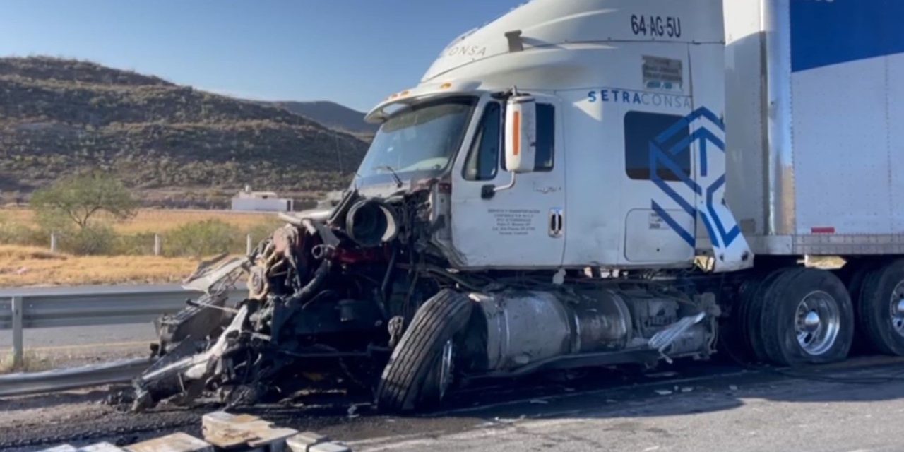 Chofer se queda dormido y provoca accidente en la carretera libre a Torreón