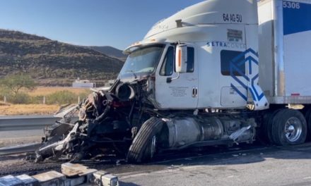 Chofer se queda dormido y provoca accidente en la carretera libre a Torreón