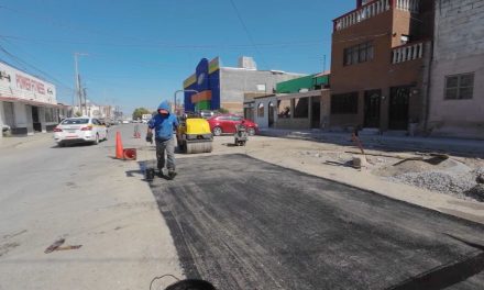 Continúan reparaciones de baches  por parte del ‘Aquí Andamos’