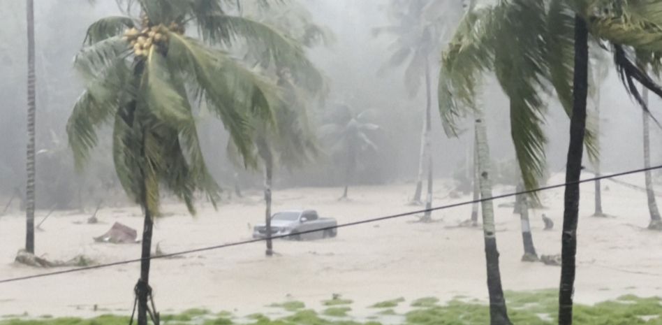 Deja tifón 26 muertos e inundaciones en Filipinas