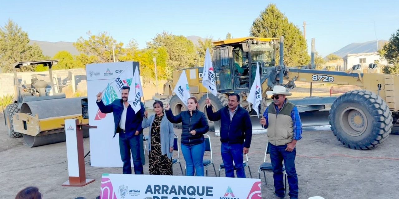 Inicia pavimentación en el ejido 18 de Marzo en Arteaga