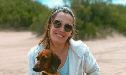 Periodista muere al caer de un acantilado mientras intentaba tomarse una foto