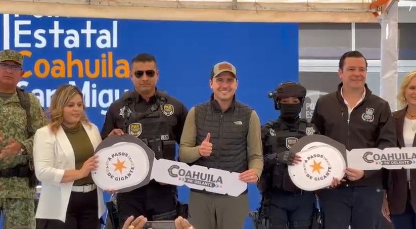 Manolo Jiménez entrega tres cuarteles en Ocampo, Coahuila