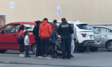 Mujer resulta lesionada tras ser atropellada por motociclista en Saltillo