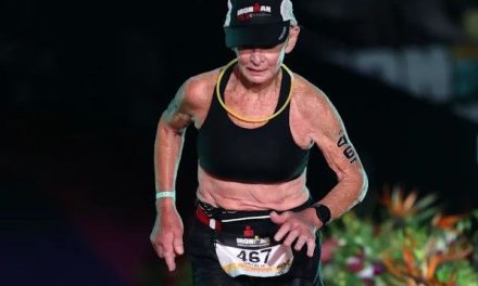 Tiene 80 años y nunca para; ella es Natalie Garbow, la mujer de mayor edad en completar un Ironman