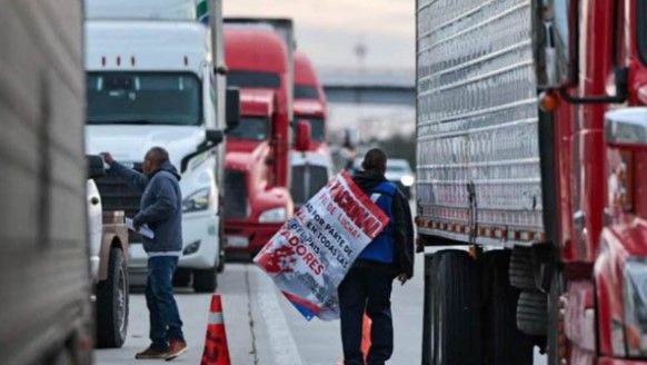 Estas son las carreteras cerradas por el bloqueo de transportistas en México