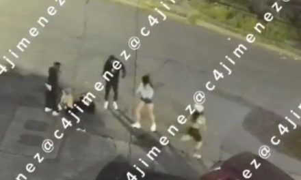 Dos mujeres golpean a su ‘amiga’ en Neza por un ex… ahora la víctima podría perder un ojo