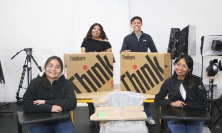 Recibe Ciencias de la Comunicación mobiliario, equipo y nuevo alumbrado