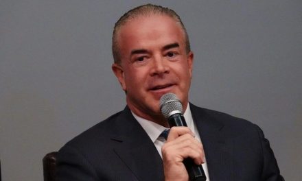 Investigación federal alcanza a Raúl Rocha Cantú por tráfico de armas y combustible