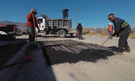Siguen acciones de bacheo en vialidades de Saltillo