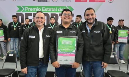 Monclovense recibe el Premio Estatal del Deporte