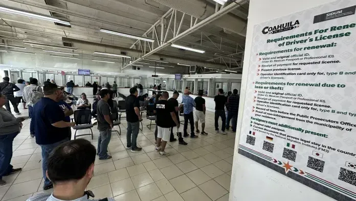 Acuden ciudadanos a pagar sus impuestos en la región