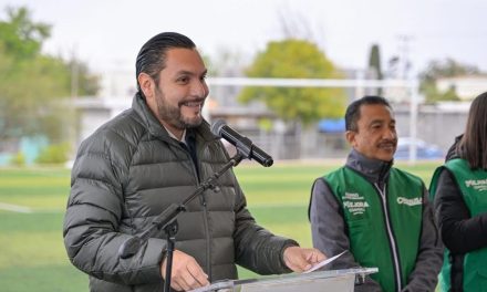 Carlos Villarreal entrega obra de rehabilitación del Campo Garibay