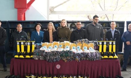 Carlos Villareal y Orica México fortalecen al Cuerpo de Bomberos
