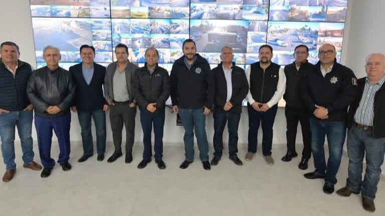 Carlos Villarreal presenta a empresarios proyectos de seguridad