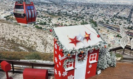 Puerto Noas se llena de magia navideña y nevadas artificiales