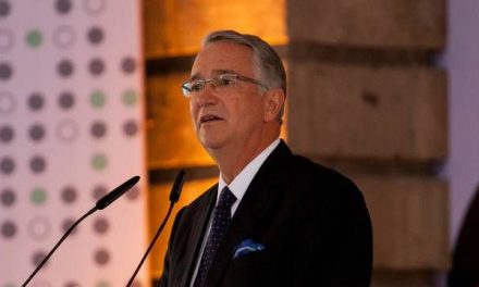 Salinas Pliego responde al SAT por adeudo fiscal