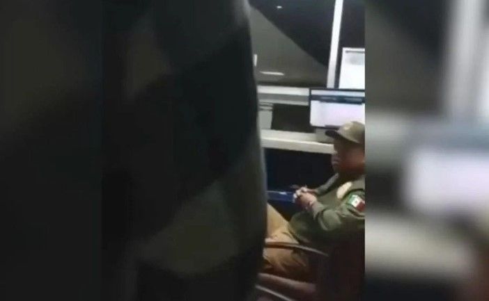 Separan de su cargo a agentes de Migración por extorsión en Matamoros
