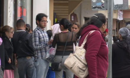 Aplauden ciudadanos aumento salarial del 13 por ciento para 2026