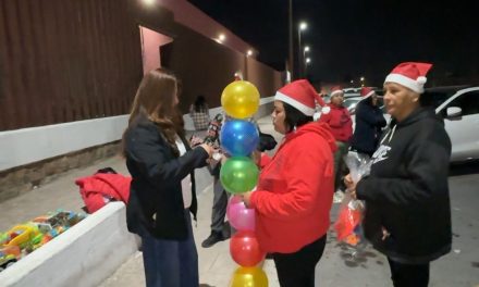 Entregan a Fundación RCG donativo
