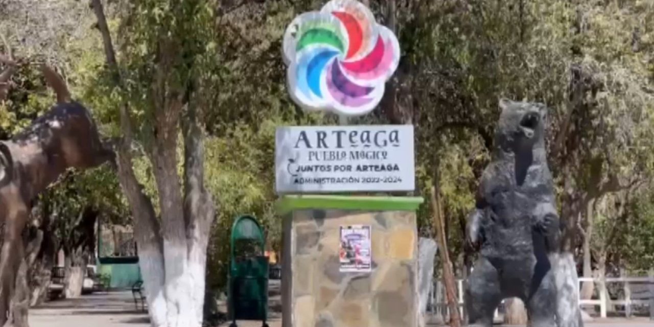 En Arteaga gran afluencia de visitantes