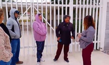 Padres de familia toman escuela en General Cepeda