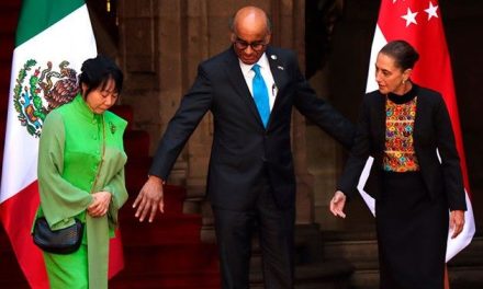 Sheinbaum enfrenta momentos incómodos en recibimiento del presidente de Singapur