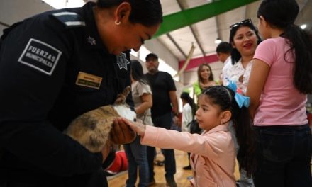 Lleva Gobierno Municipal de Saltillo posada navideña a hijos de policías