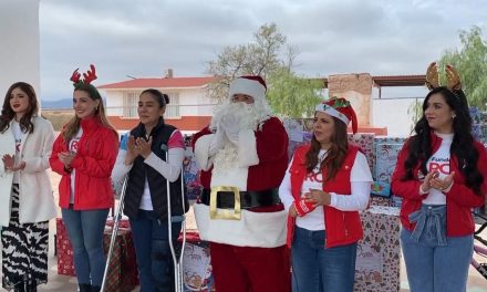Llevan Fundación RCG y DIF de Ramos regalos a niños del ejido Plan de Guadalupe