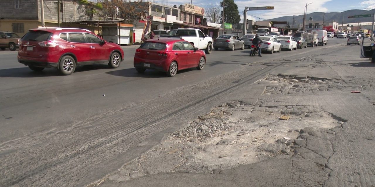 Saltillo: Piden reparación de banqueta en Otilio