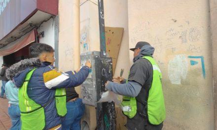 Protege Saltillo el Centro Histórico; retira publicidad irregular