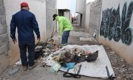 Realiza ‘Aquí Andamos’ limpieza en callejones de la colonia Mirasierra