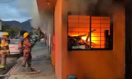Se registra voraz incendio en bodega de la colonia Ignacio Zaragoza