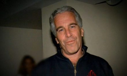 Clinton exige transparencia total en archivos del caso Epstein tras difusión de imágenes