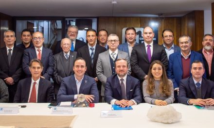 Gobernador impulsa el fortalecimiento de la minería