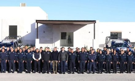 Reconocen a los uniformados de Acuña