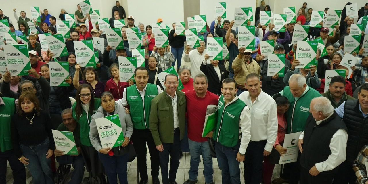 Más de 300 familias de la región Fronteriza reciben sus escrituras