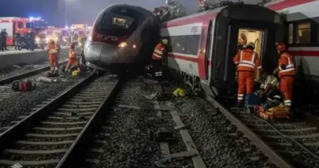 Tren descarrila en España y deja 21 muertos