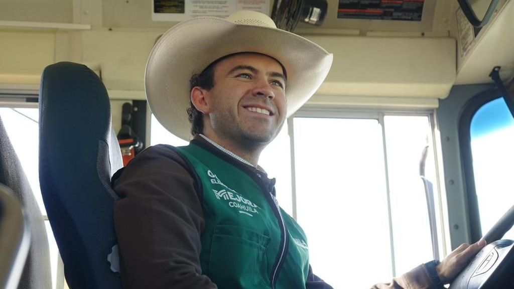 Mejora Coahuila entrega autobús escolar para General Cepeda