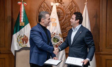 Estrechan Javier Díaz y Adrián de la Garza alianza turística y económica