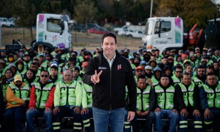 Javier Díaz trabaja en rehabilitación de vialidades