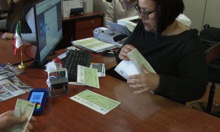 Acuden a pagar el impuesto predial en Ramos Arizpe