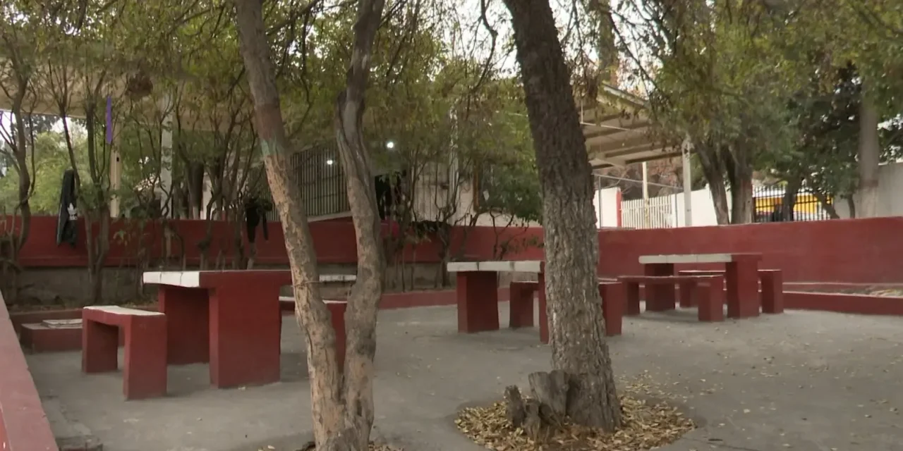 Arreglaron la luz en la primaria Ocampo de Saltillo