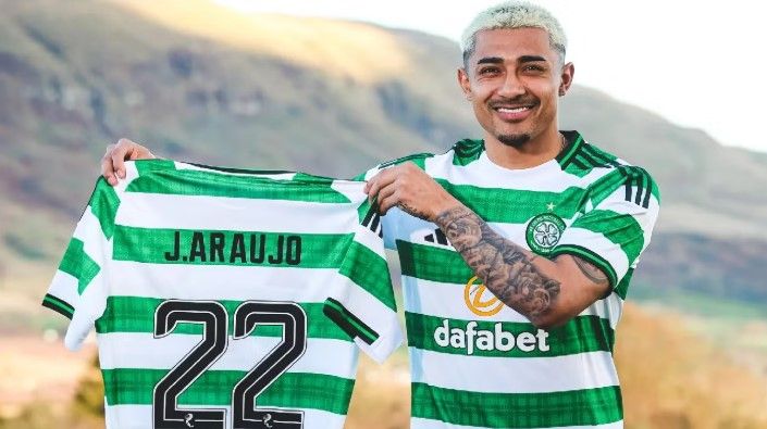 Julián Araujo ficha por el Celtic de Escocia en busca de minutos